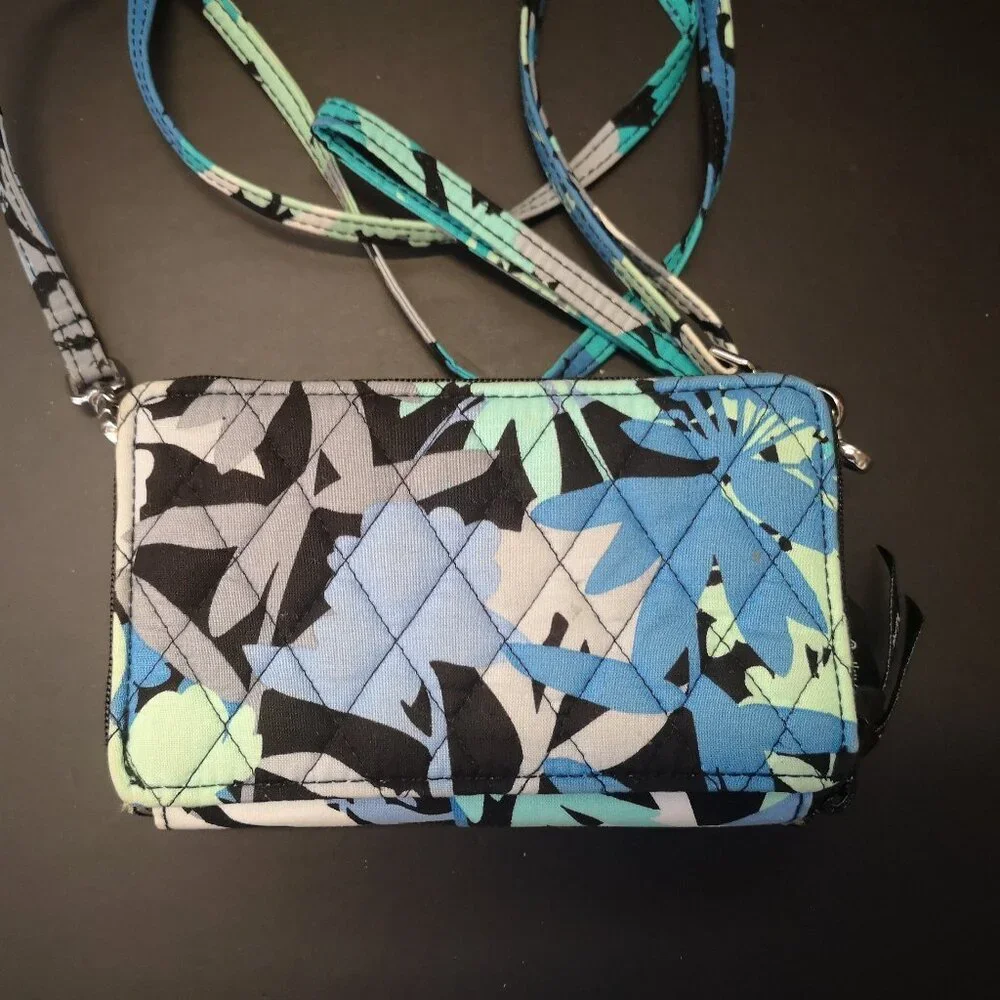 Vera Bradley Double Zip Retired Camofloral Pattern Wristlet Crossbody or Wallet - Picture 6 of 11